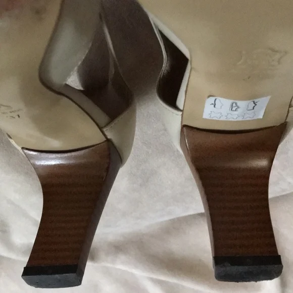 Vera Pelle leather heels made in Italy. - Picture 8 of 13